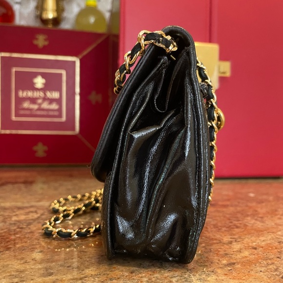 ❤️TRADED❤️ CHANEL Timeless Clutch WOC Black gloss strassed cc gold hardware - Picture 10 of 15